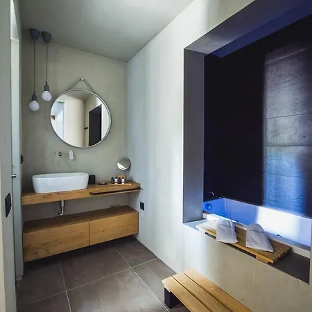 أجنحة ماركيز - للبالغين فقط فندق ثيرا