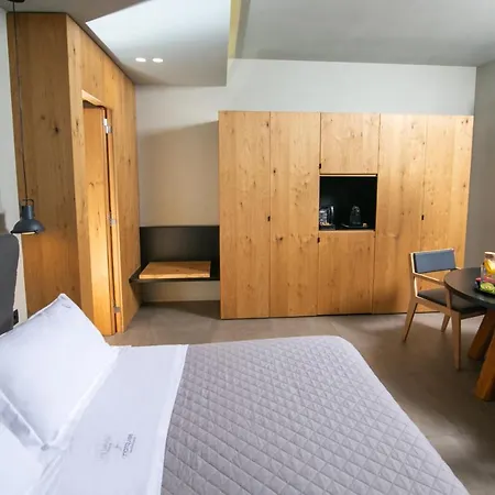 فندق أجنحة ماركيز - للبالغين فقط ثيرا