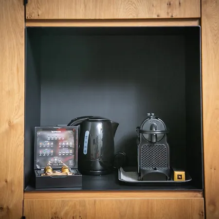 فندق أجنحة ماركيز - للبالغين فقط ثيرا