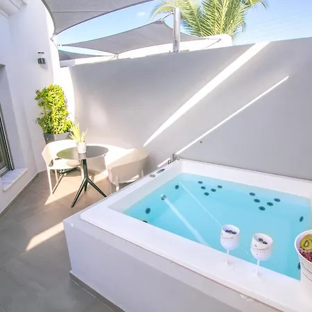 أجنحة ماركيز - للبالغين فقط فندق ثيرا