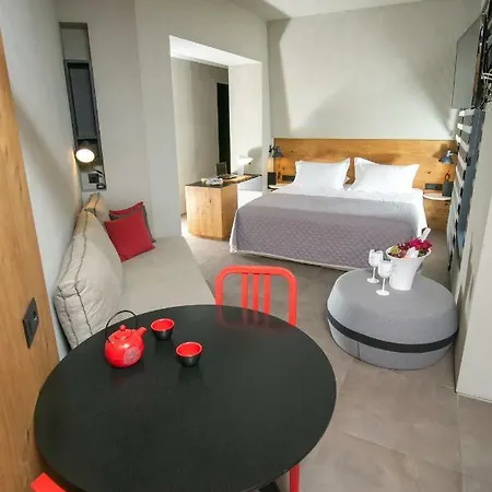 أجنحة ماركيز - للبالغين فقط