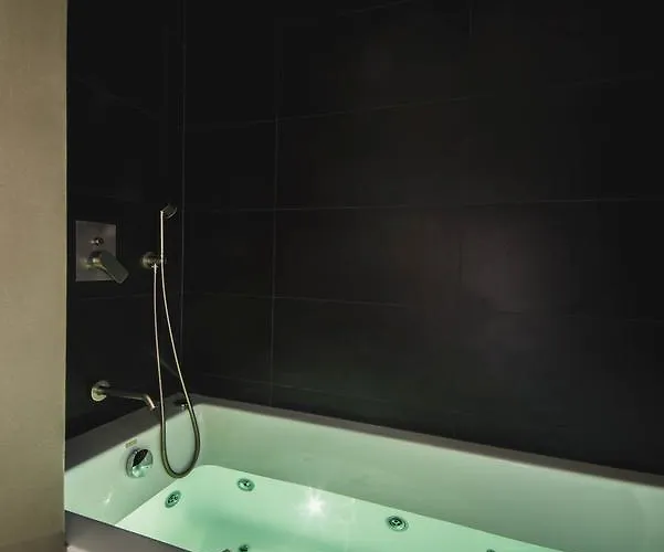 Marquise - Adults Only 5*