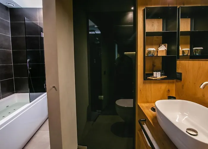 Marquise - Adults Only 5*