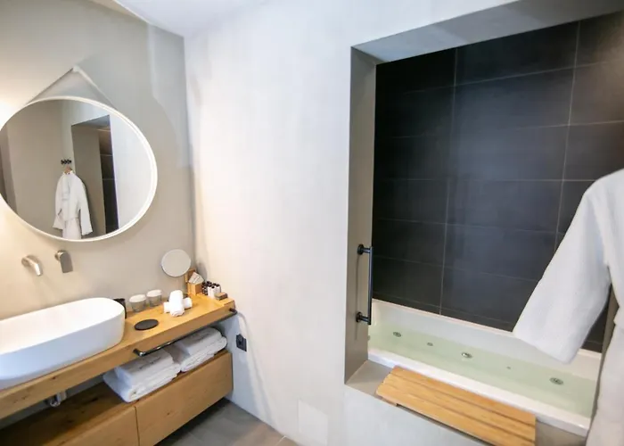 Marquise - Adults Only Hotel Fira (Santorini)