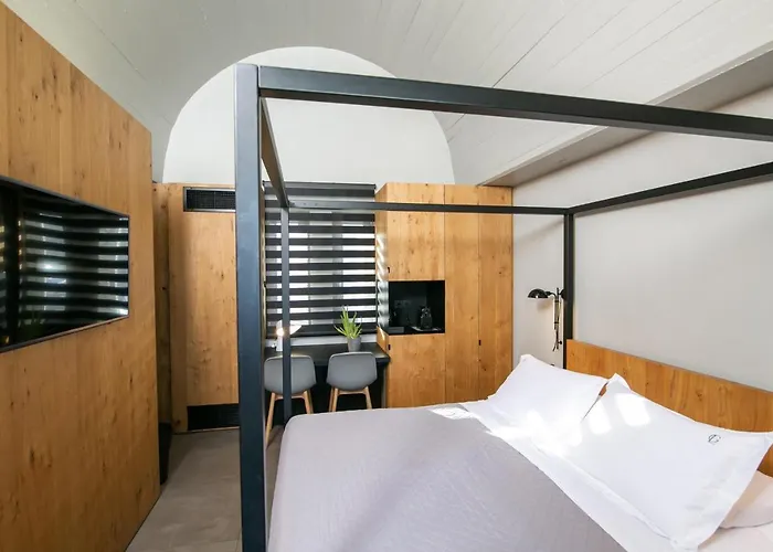 Marquise - Adults Only Fira (Santorini)