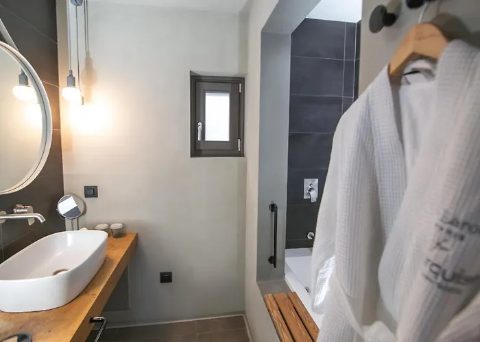 Marquise - Adults Only